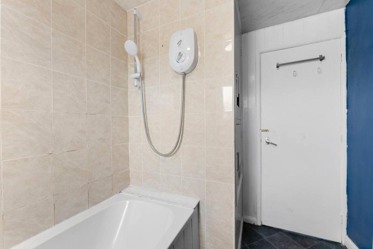 Sleek And Stylish 3 Bed House - Great Location Apartment Bolton Luaran gambar