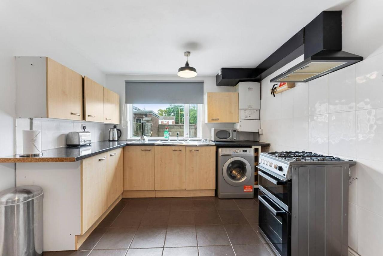 Sleek And Stylish 3 Bed House - Great Location Apartment Bolton Luaran gambar